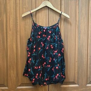 Vince Camuto black & red floral shoulder cut out blouse size medium